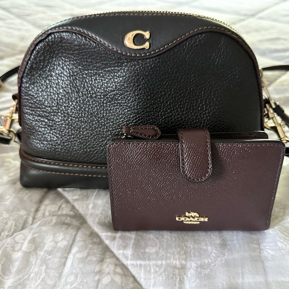 Coach dome cross body in pebble leather, with wine color stitching and wallet